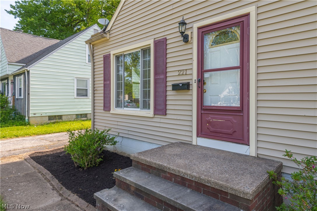 221 Inwood Boulevard Avon Lake OH 44012