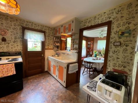 18971 Lorain Road Fairview Park OH 44126