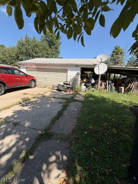 16900 Larchwood Avenue Cleveland OH 44135