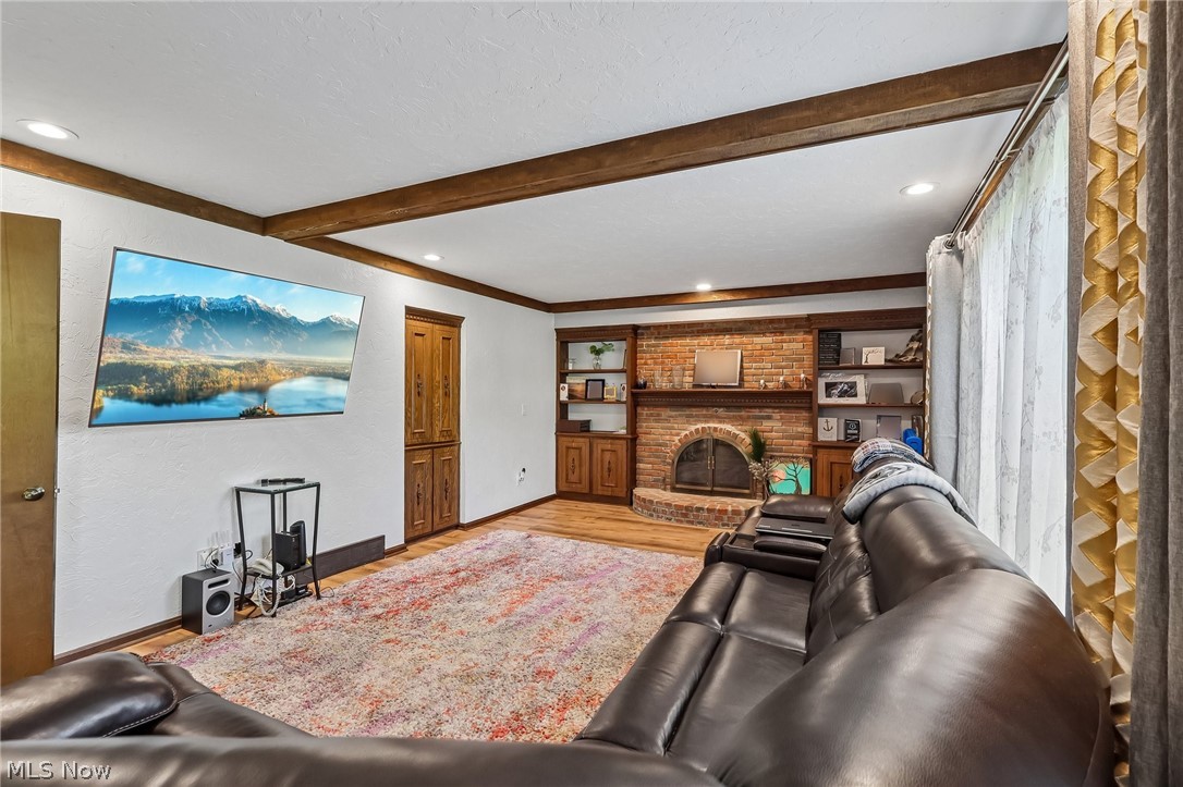 691 Davidson Drive Highland Heights OH 44143