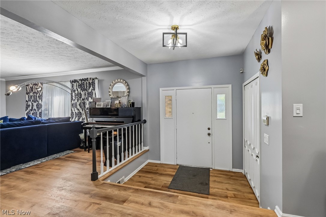 691 Davidson Drive Highland Heights OH 44143