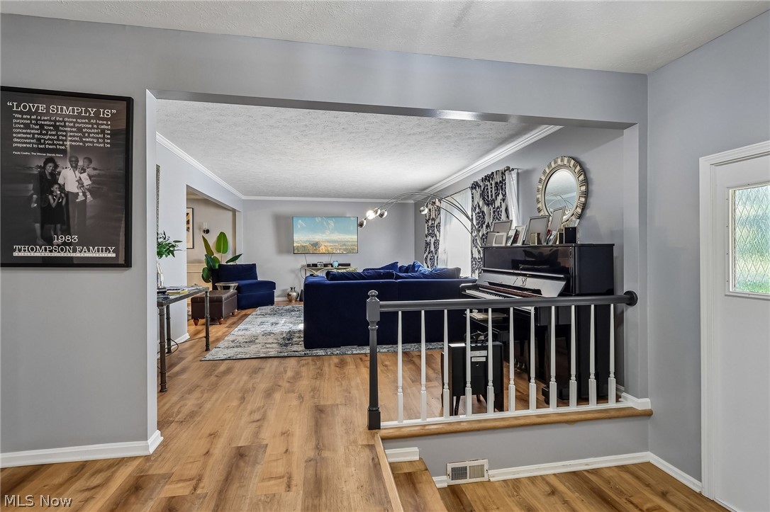 691 Davidson Drive Highland Heights OH 44143