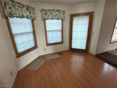 6561 Swamp Street NE Hartville OH 44632