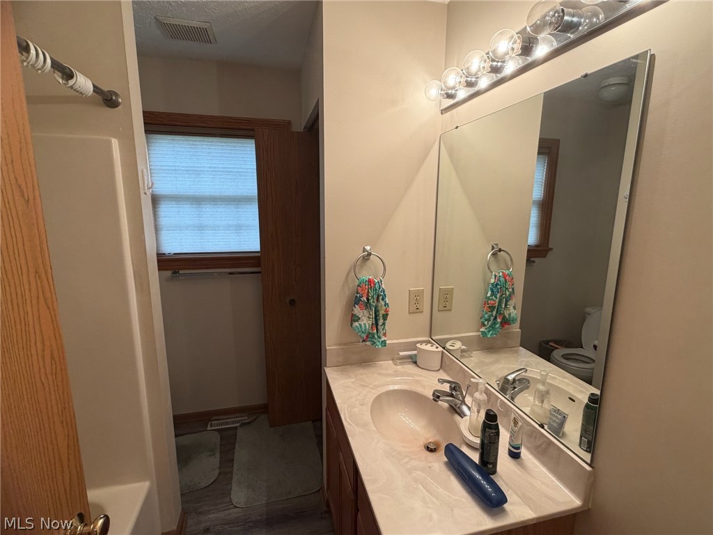 6561 Swamp Street NE Hartville OH 44632