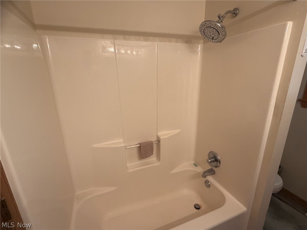 6561 Swamp Street NE Hartville OH 44632