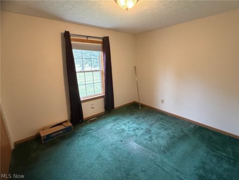 6561 Swamp Street NE Hartville OH 44632