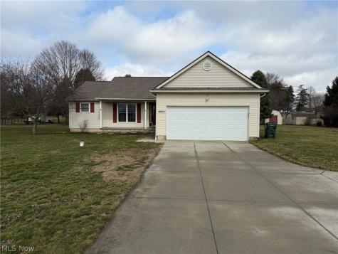 6561 Swamp Street NE Hartville OH 44632