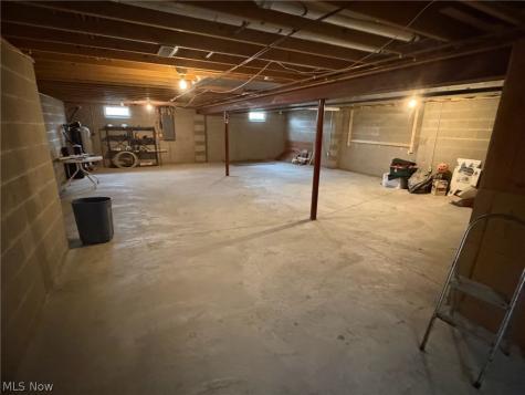 6561 Swamp Street NE Hartville OH 44632