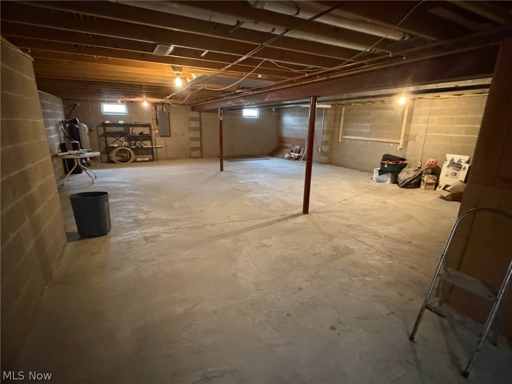 6561 Swamp Street NE Hartville OH 44632