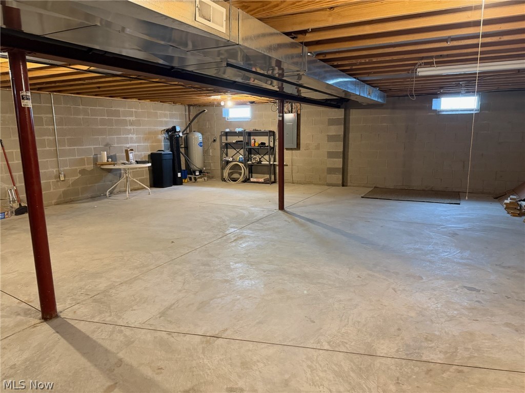 6561 Swamp Street NE Hartville OH 44632