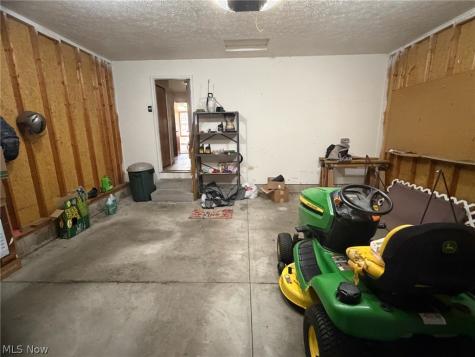 6561 Swamp Street NE Hartville OH 44632