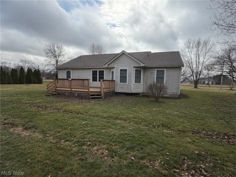 6561 Swamp Street NE Hartville OH 44632