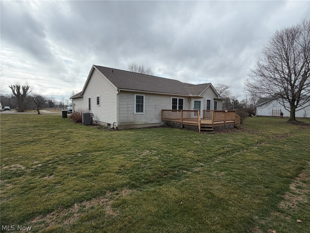 6561 Swamp Street NE Hartville OH 44632