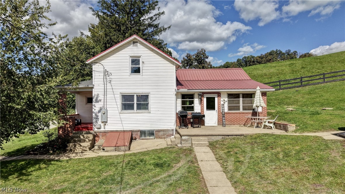 24328 Township Road 252b Newcomerstown OH 43832
