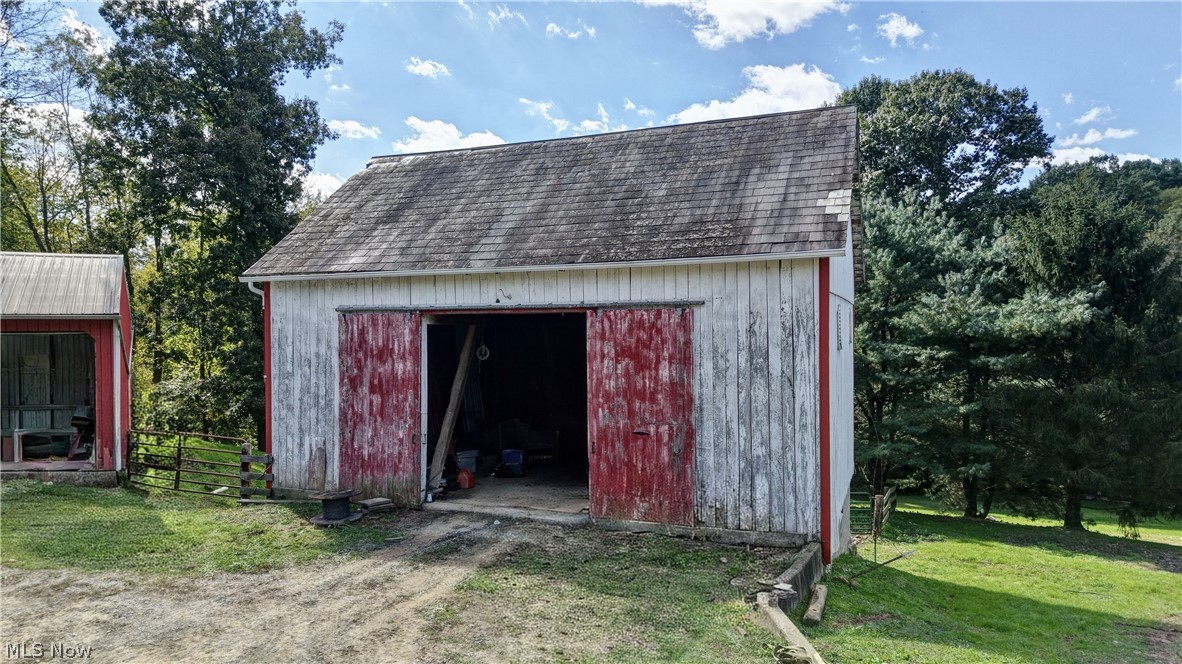 24328 Township Road 252b Newcomerstown OH 43832
