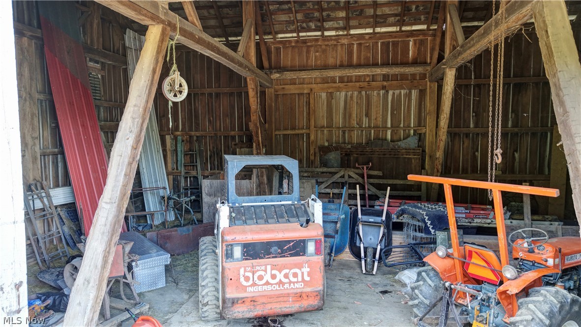 24328 Township Road 252b Newcomerstown OH 43832