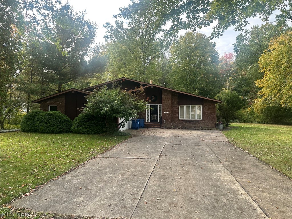 572 Buckeye Drive Sheffield Lake OH 44054