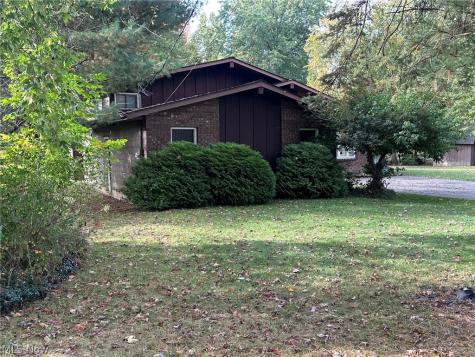 572 Buckeye Drive Sheffield Lake OH 44054