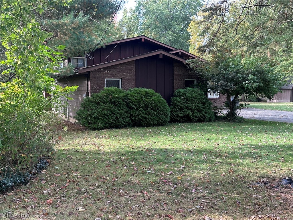 572 Buckeye Drive Sheffield Lake OH 44054
