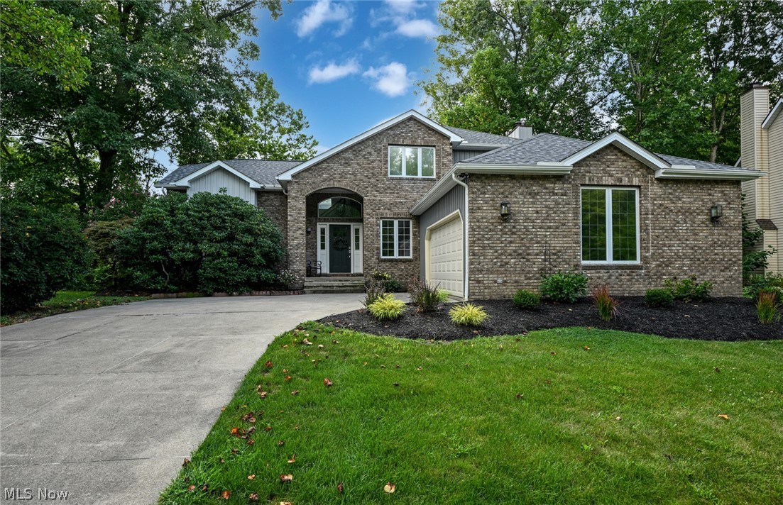 8465 Settlers Passage Brecksville OH 44141