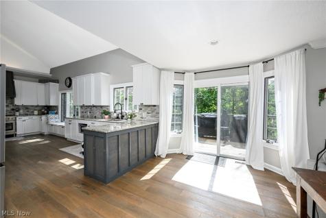 8465 Settlers Passage Brecksville OH 44141