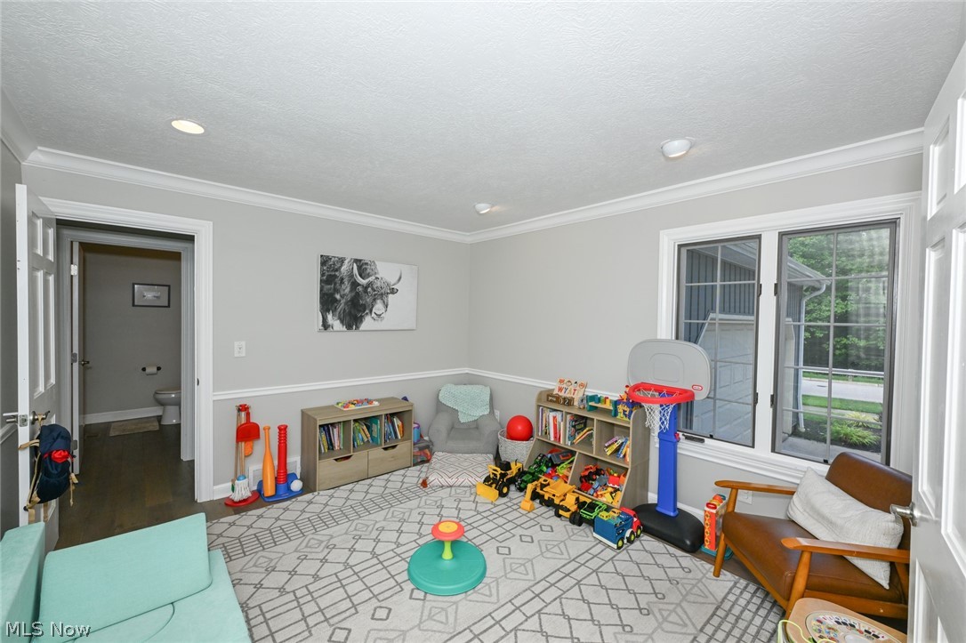 8465 Settlers Passage Brecksville OH 44141