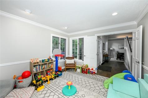 8465 Settlers Passage Brecksville OH 44141