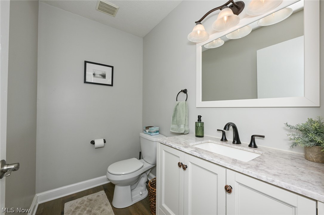 8465 Settlers Passage Brecksville OH 44141