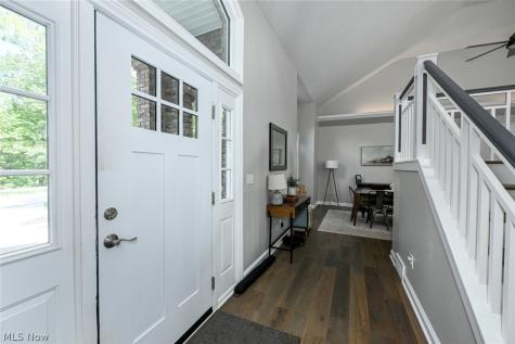 8465 Settlers Passage Brecksville OH 44141