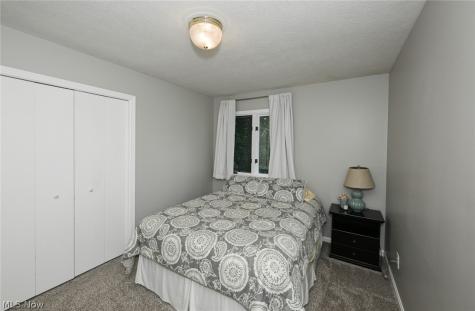 8465 Settlers Passage Brecksville OH 44141