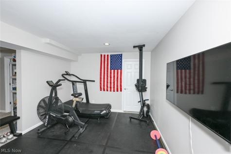 8465 Settlers Passage Brecksville OH 44141