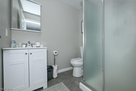 8465 Settlers Passage Brecksville OH 44141