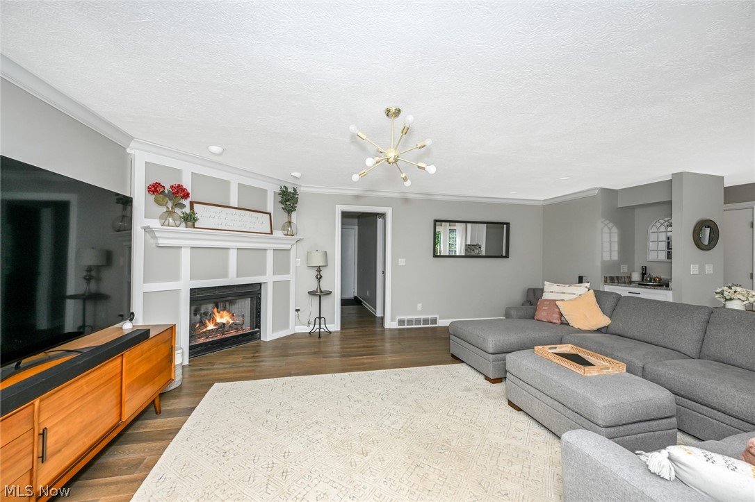 8465 Settlers Passage Brecksville OH 44141
