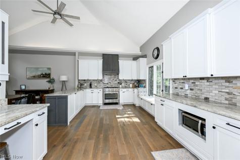 8465 Settlers Passage Brecksville OH 44141