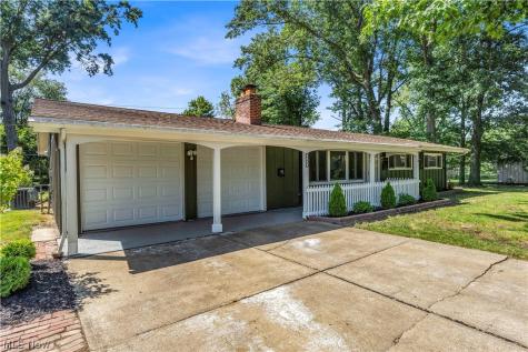 568 Huntley Court Bay Village OH 44140