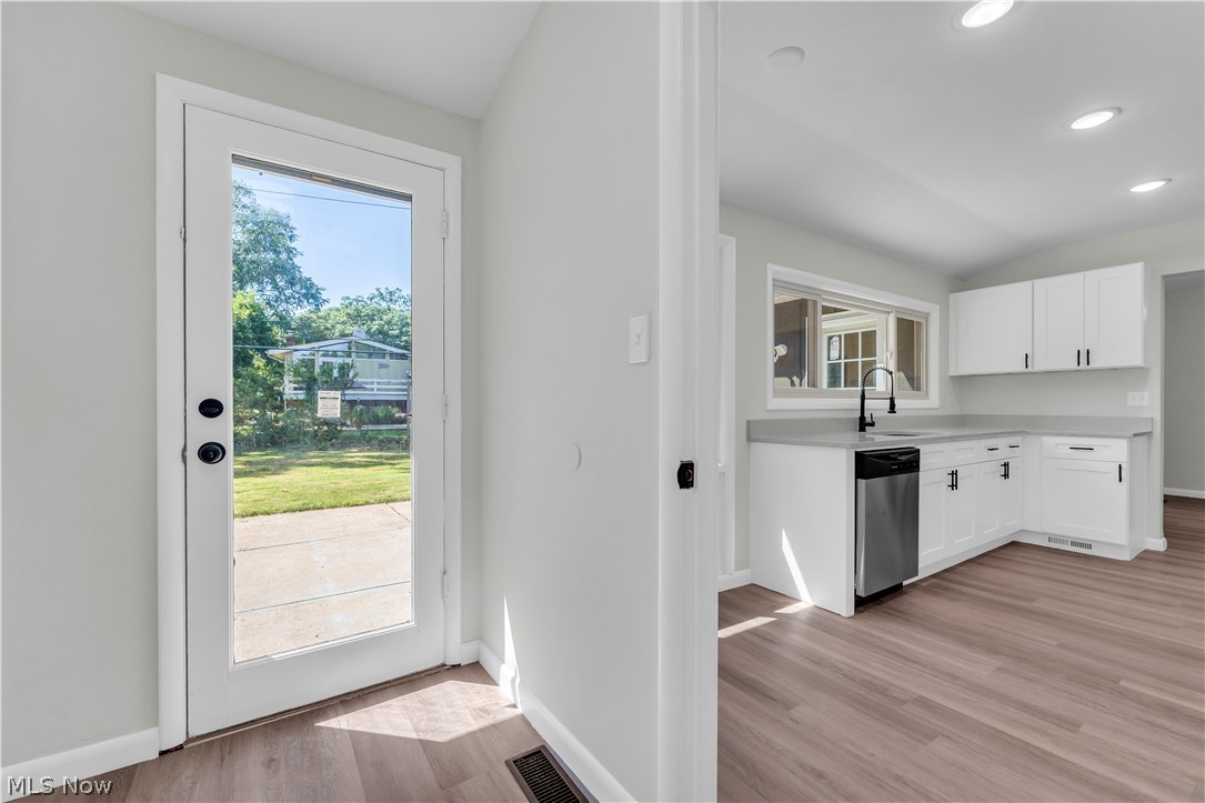 568 Huntley Court Bay Village OH 44140