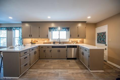 137 Noble Street W East Canton OH 44730