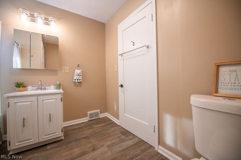 137 Noble Street W East Canton OH 44730