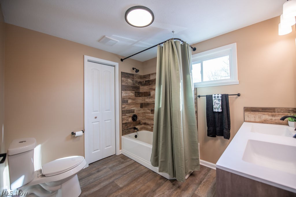 137 Noble Street W East Canton OH 44730
