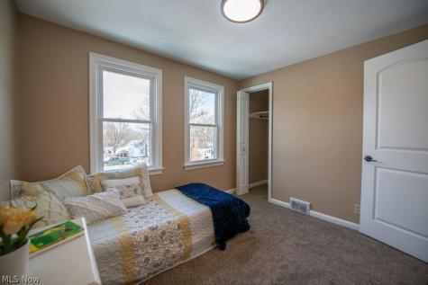 137 Noble Street W East Canton OH 44730