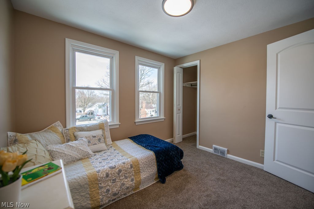 137 Noble Street W East Canton OH 44730