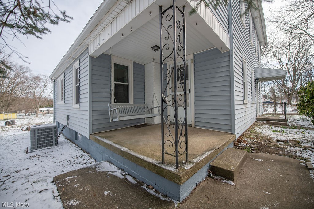 137 Noble Street W East Canton OH 44730