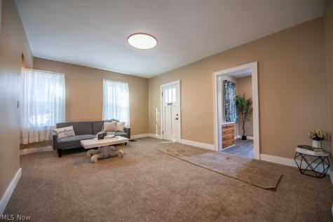 137 Noble Street W East Canton OH 44730