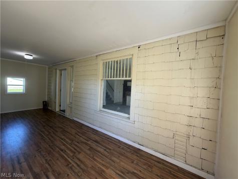 1648 Harrisburg NE Canton OH 44705