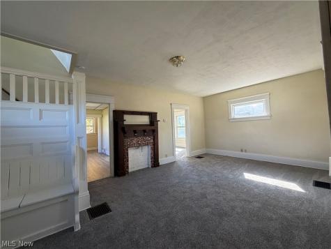 1648 Harrisburg NE Canton OH 44705