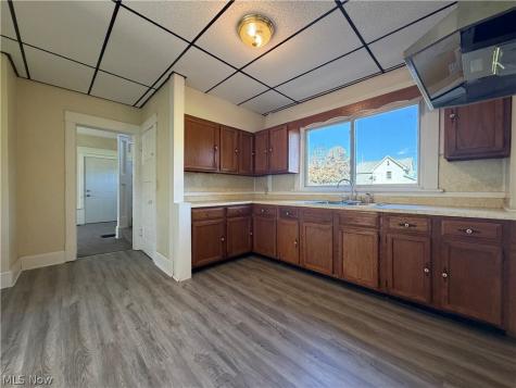 1648 Harrisburg NE Canton OH 44705
