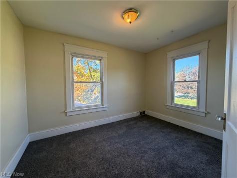 1648 Harrisburg NE Canton OH 44705