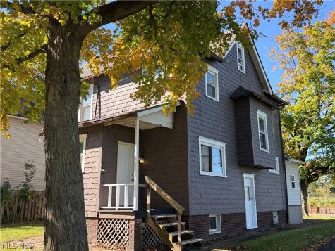 1648 Harrisburg NE Canton OH 44705