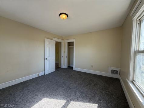 1648 Harrisburg NE Canton OH 44705