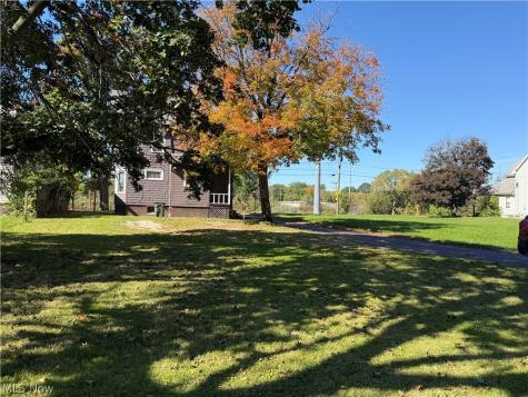 1648 Harrisburg NE Canton OH 44705